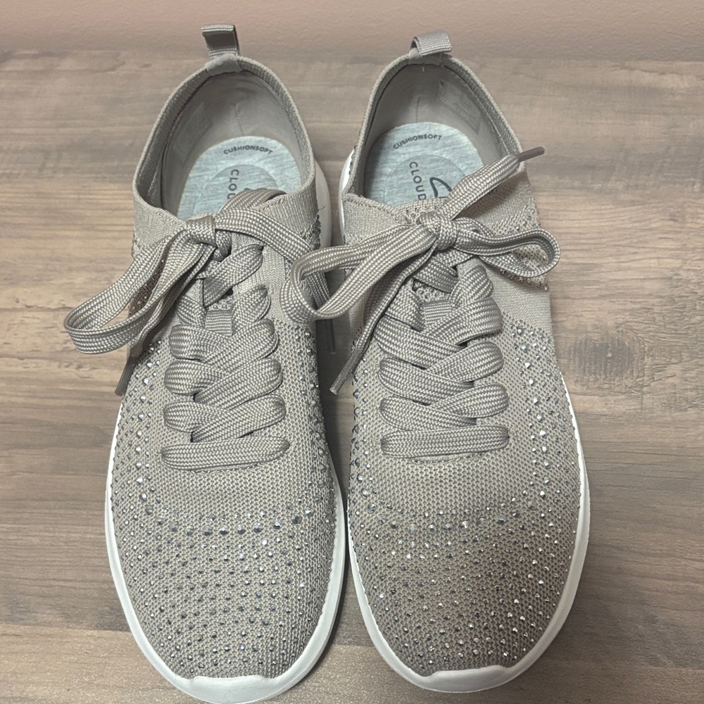Cloudsteppers by Clarks Light Gray Sneakers - Picture 4 of 5